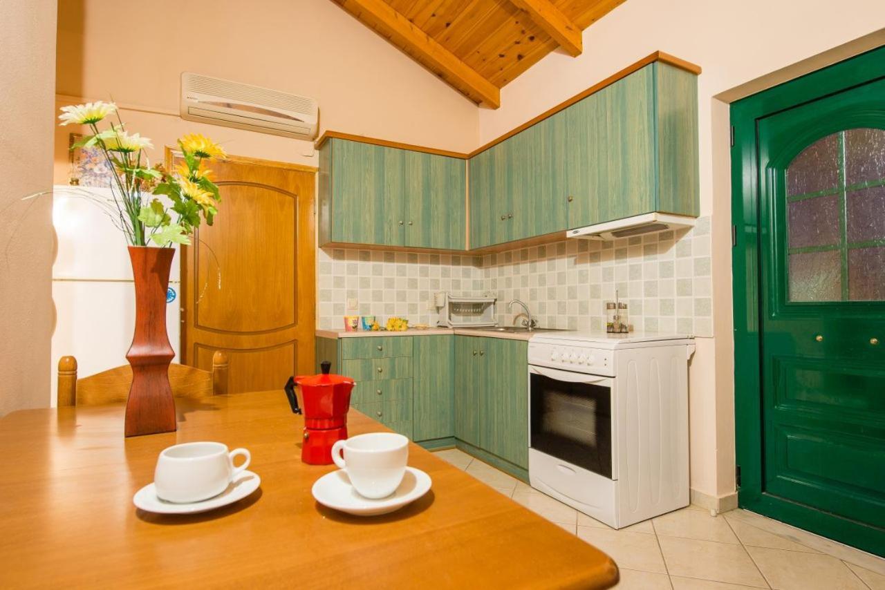 Bravo Apartments Argassi Esterno foto